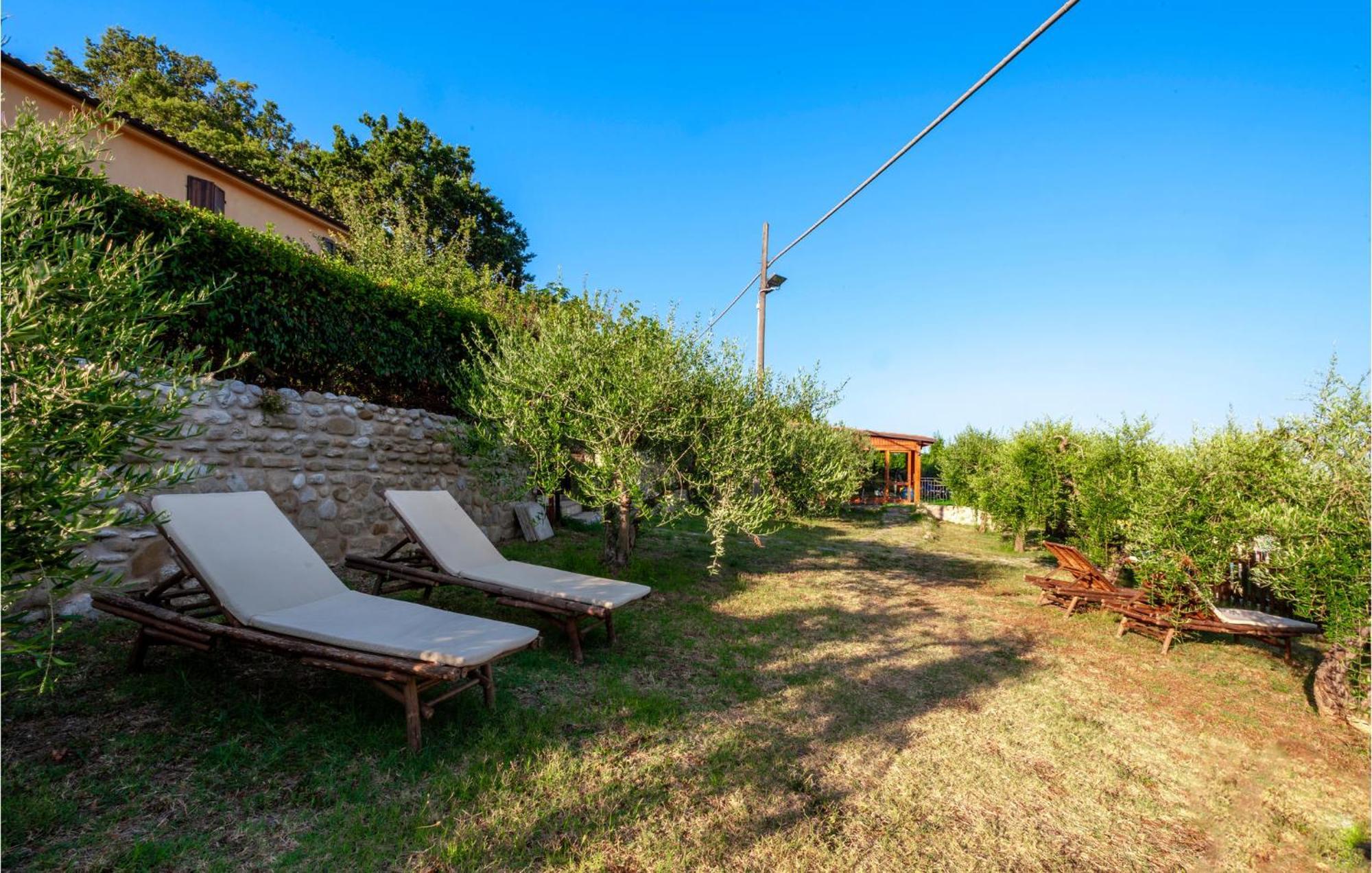Cozy Home In San Giovanni With Wifi Montefiore dellʼAso Exteriér fotografie
